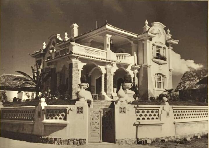 Casa da família Petrelli na Visconde de Guarapuava - Década de 1940