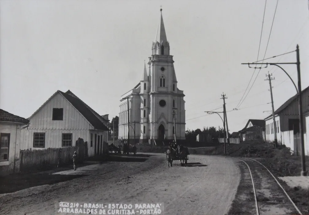 Portão - Década de 1930 e Gela Boca