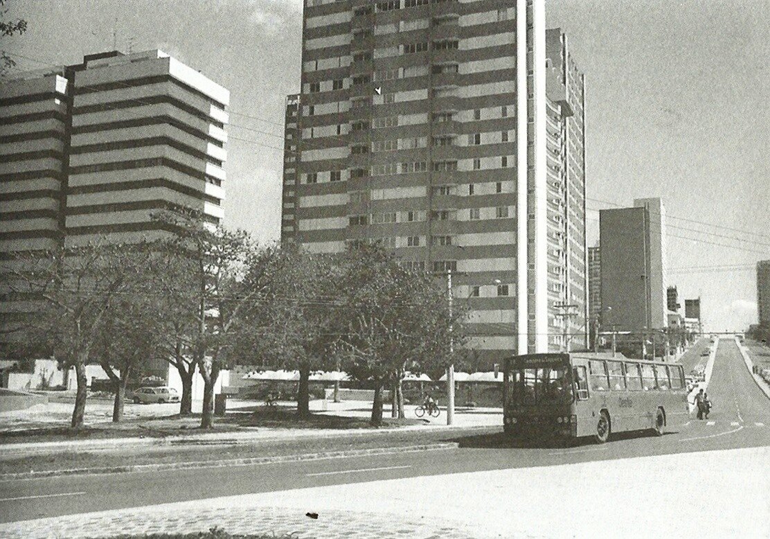 Ônibus Expresso na rua Padre Anchieta - Década de 1980