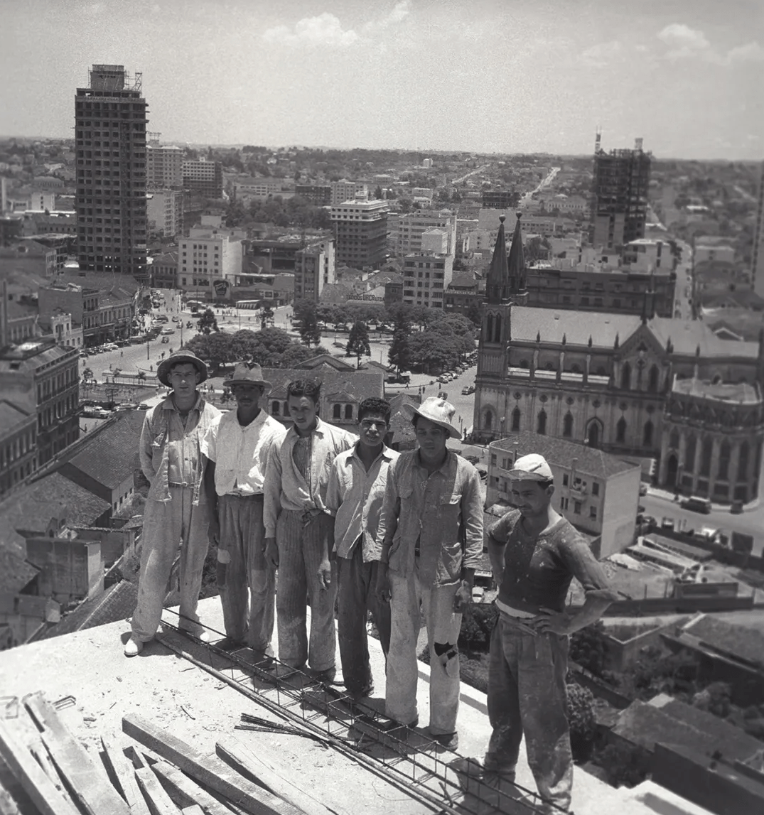 Trabalhadores da construção civil - década de 1950