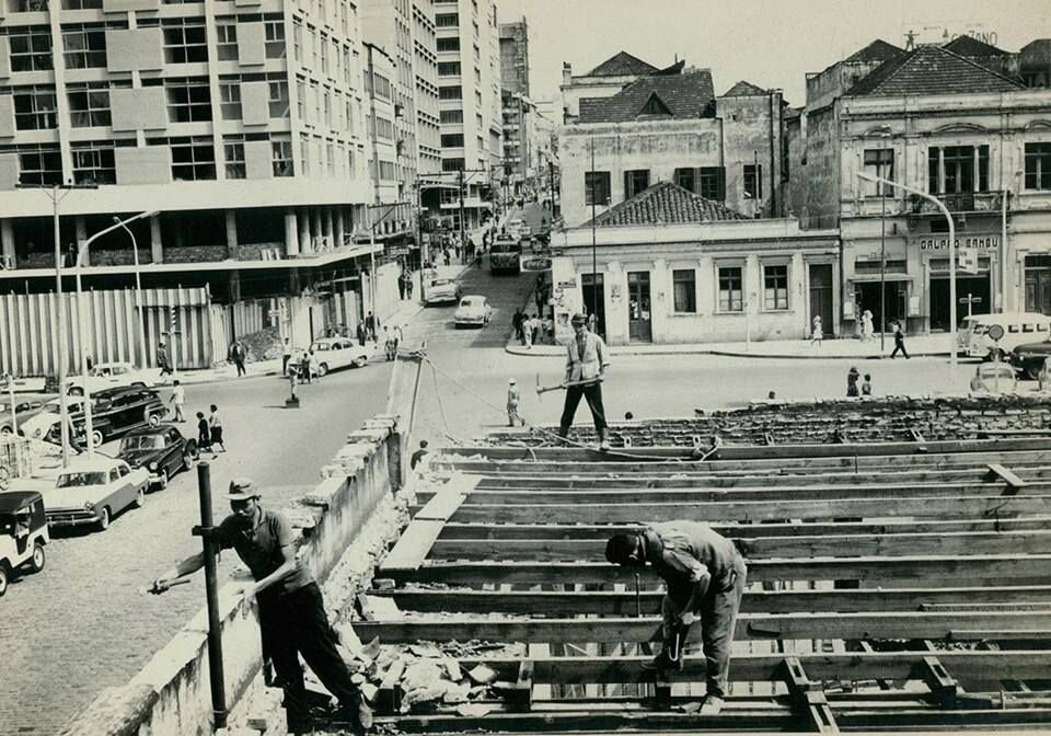 Esquina da Marechal Floriano Peixoto com a Marechal Deodoro - 1960